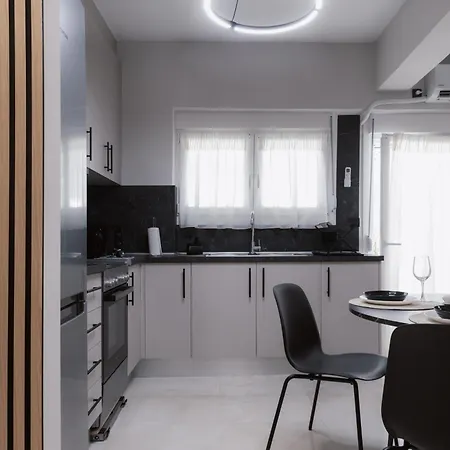 Premium With Large Balcony By Opal Keys * Λάρισα
